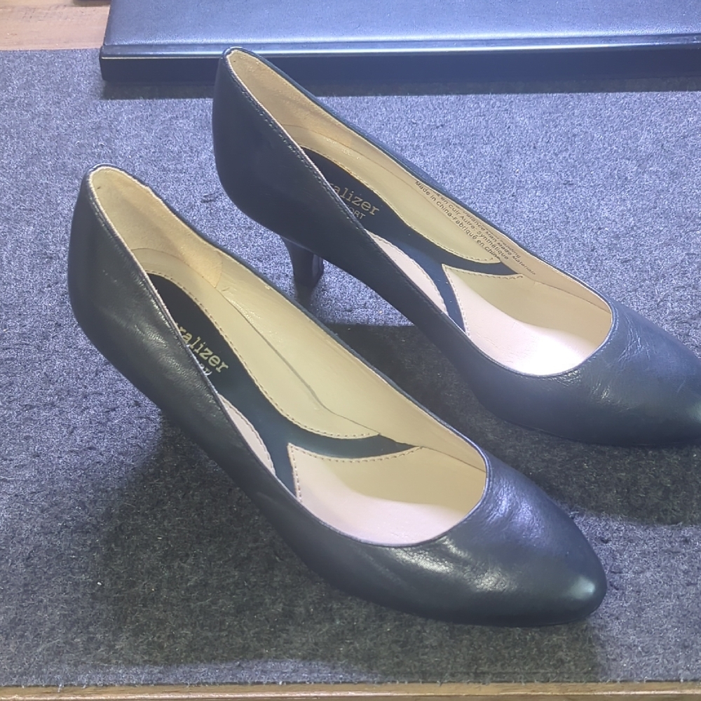 Naturalizer Classic Black Heels